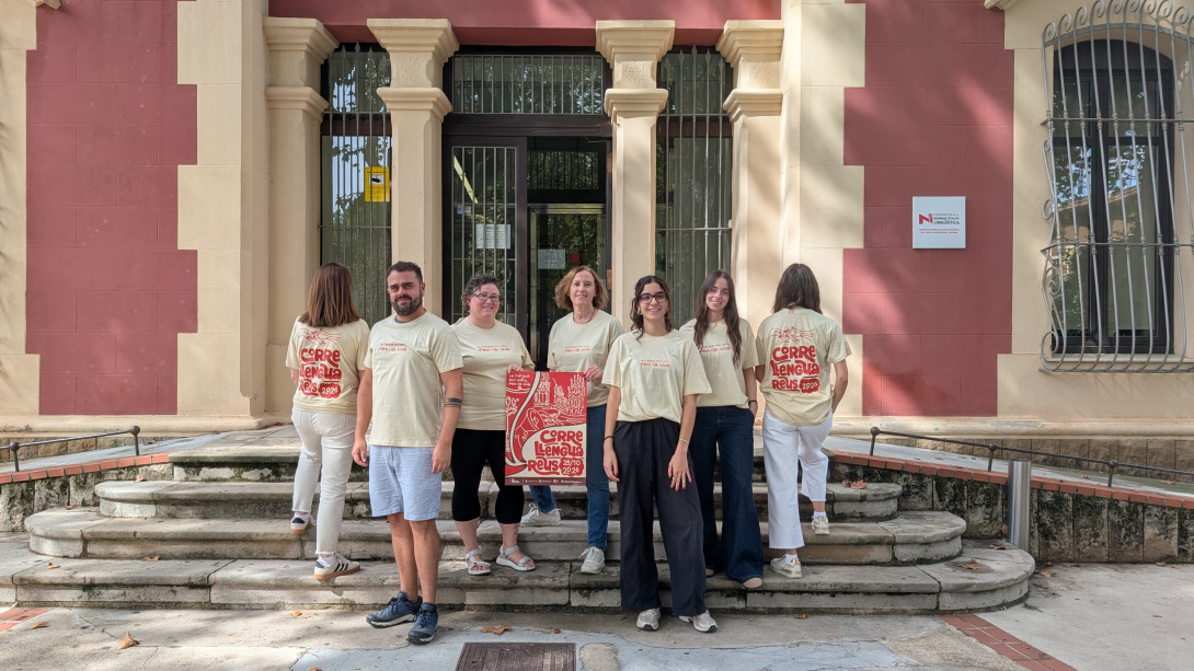 Part de l'equip del CNL amb la samarreta del Correllengua_1791272309.jpg